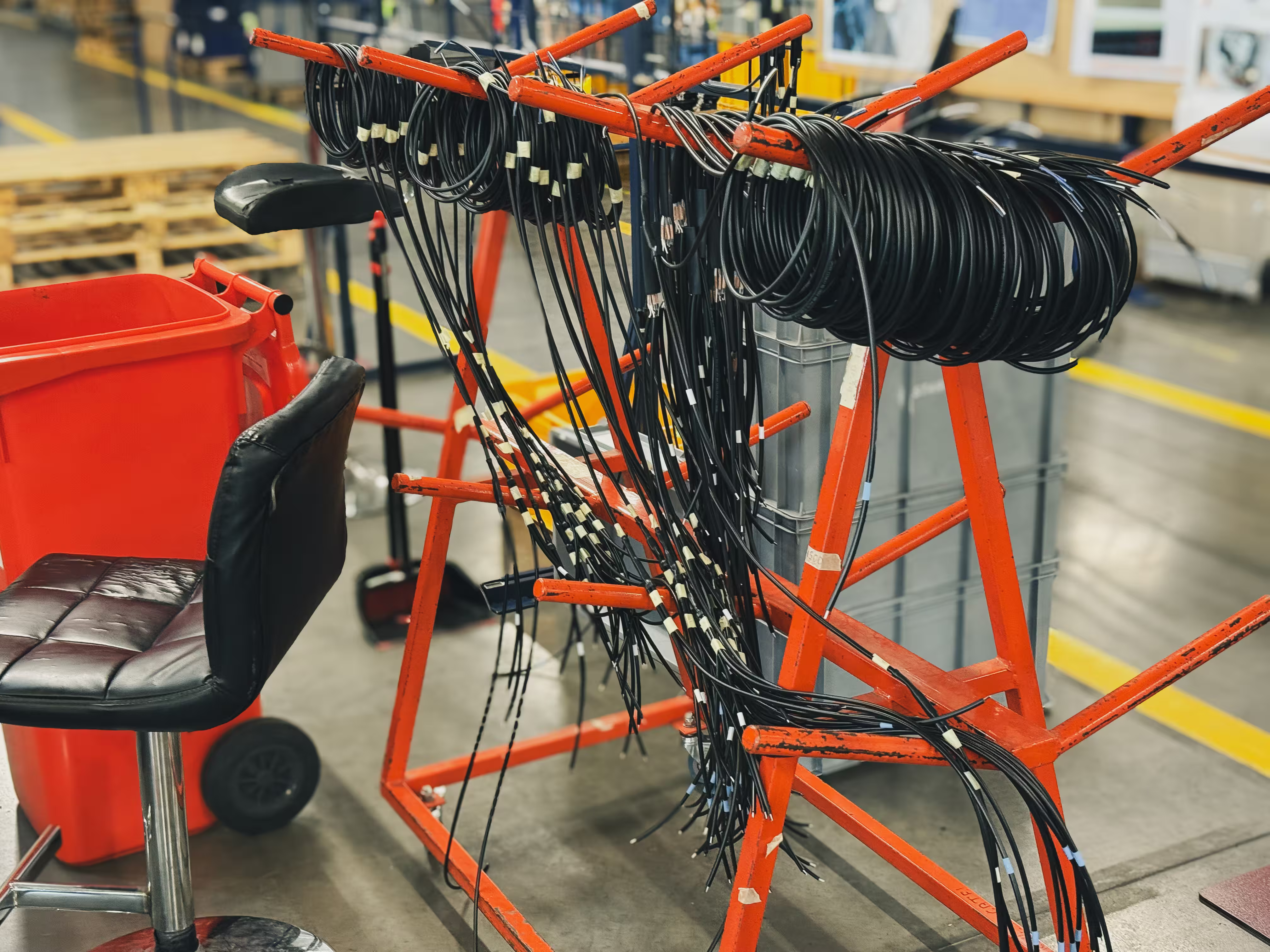 Gotowe wiązki elektryczne w zakładzie STARPOL