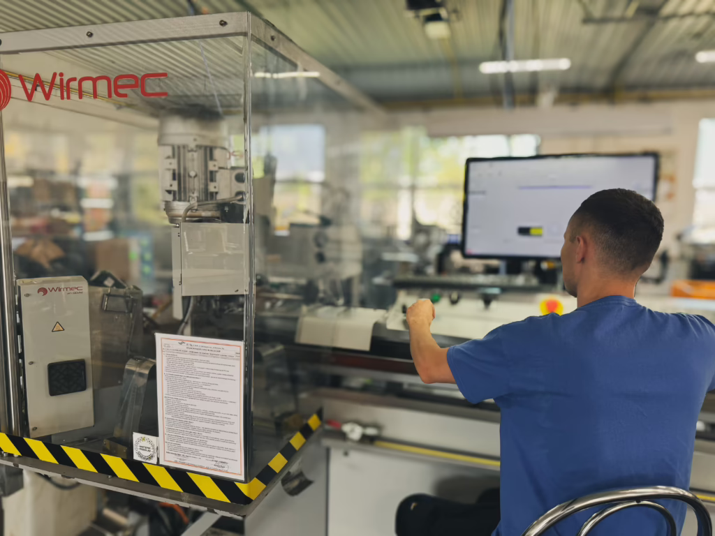 Wirmec AM 032 – automat do cięcia przewodów