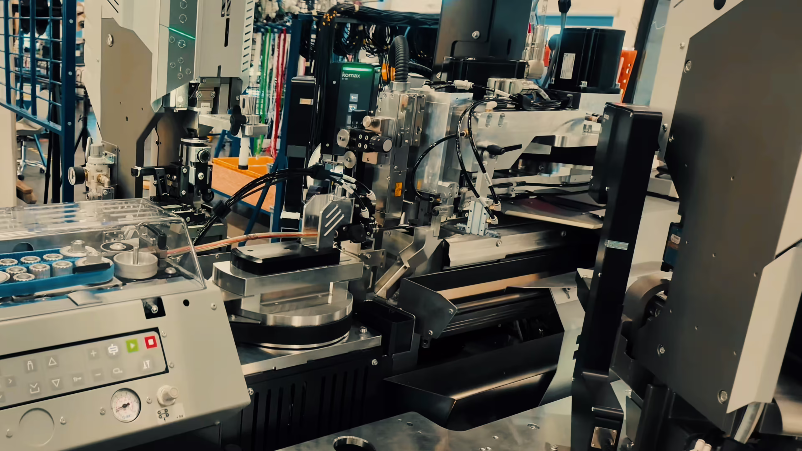 Maszyna Komax Alpha 520 w firmie STARPOL w Starachowicach