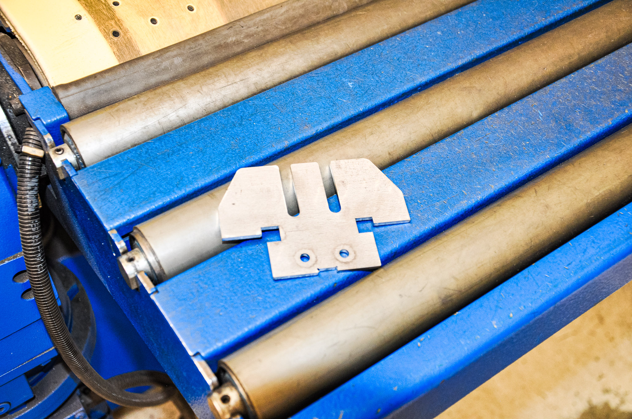 Komponent przygotowany powierzchniowo do dalszych etapów dla automotive