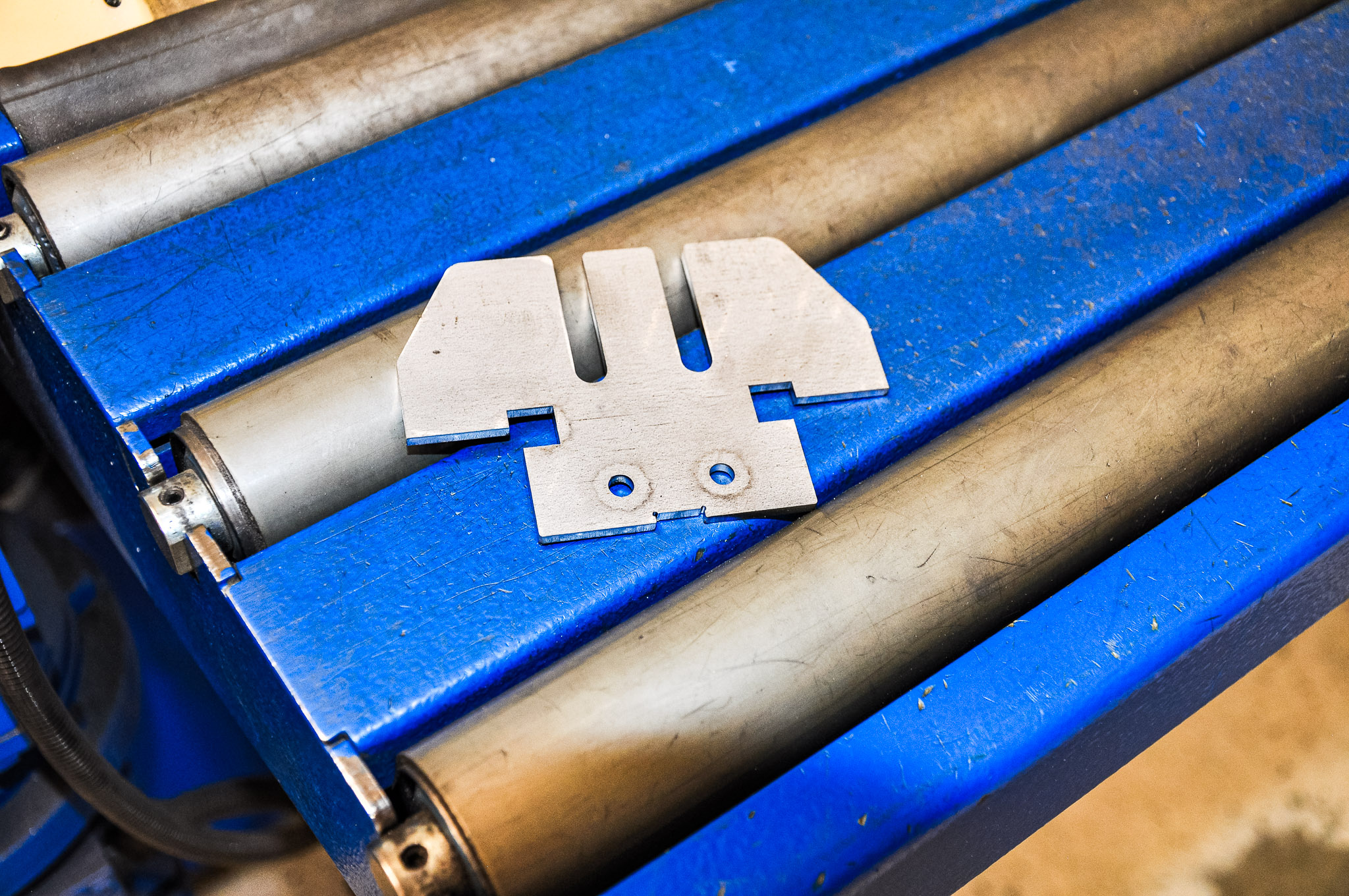 Detal metalowy do urządzeń przemysłowych w STARPOL