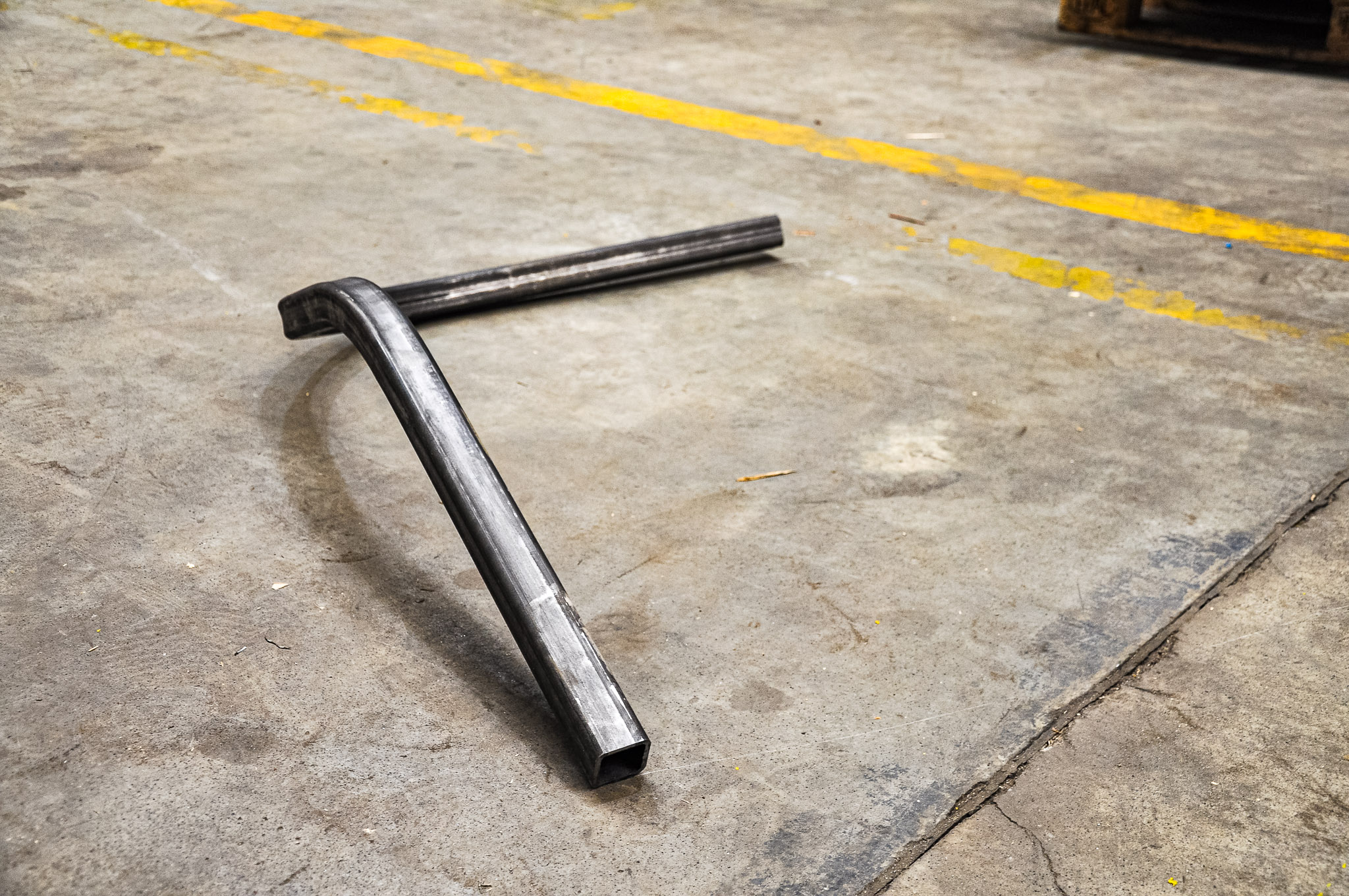 Komponent po gięciu blach CNC w realizacji seryjnej