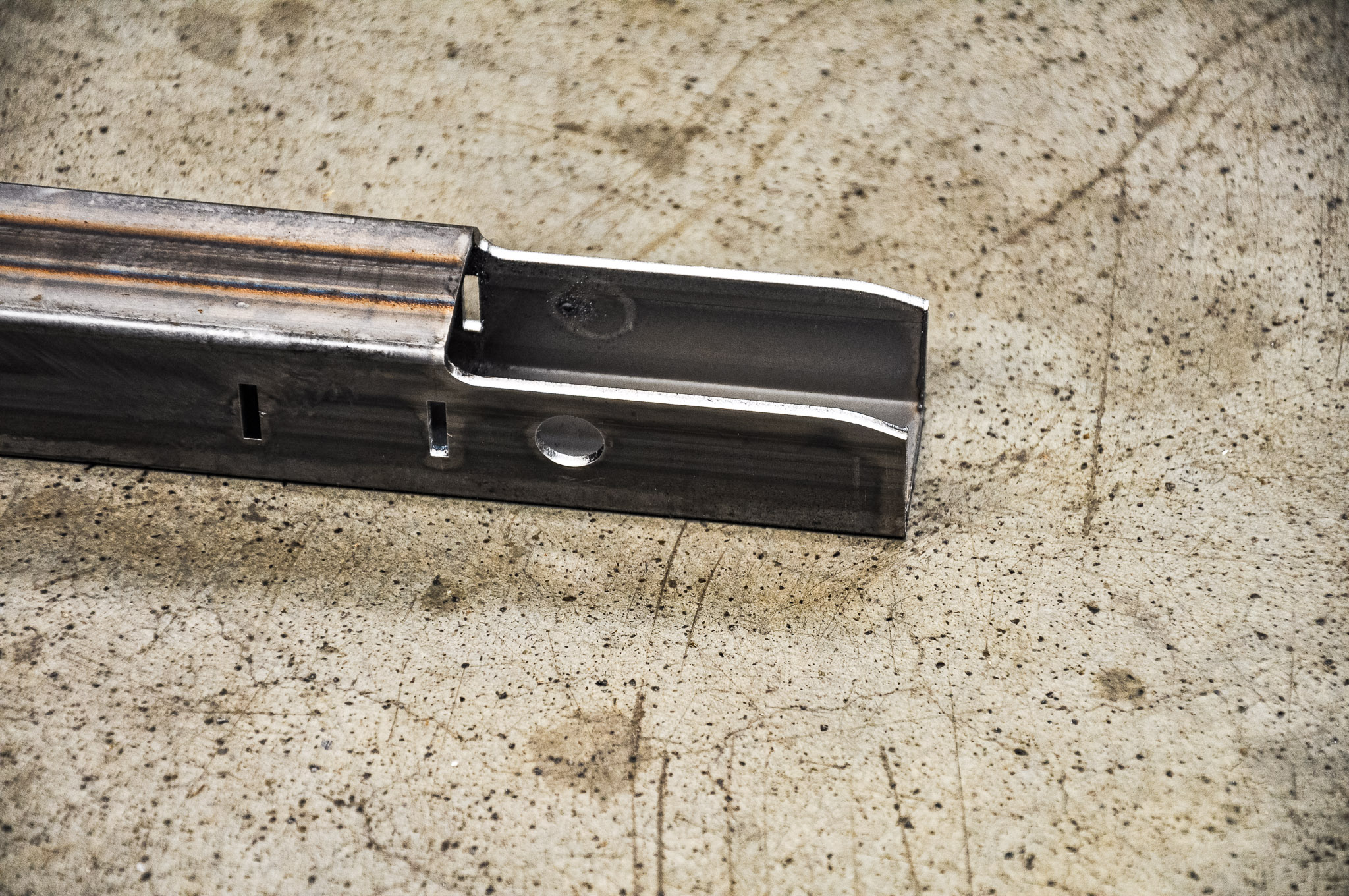 Komponent do zastosowań transportowych przygotowany z rur i profili