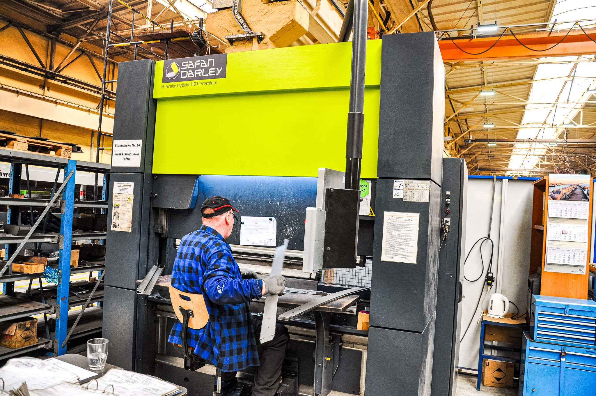 Prasa krawędziowa Safan w zakładzie STARPOL
